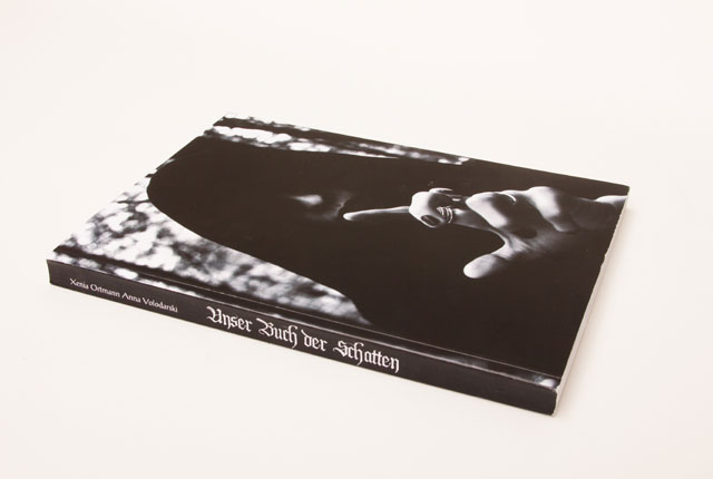 Xenia Ortmann und Anna Volodarski – Unser Buch der Schatten